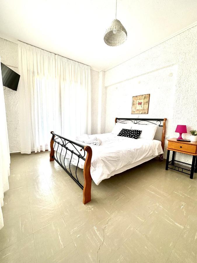 Katerina Apartments Néos Pírgos Szoba fotó