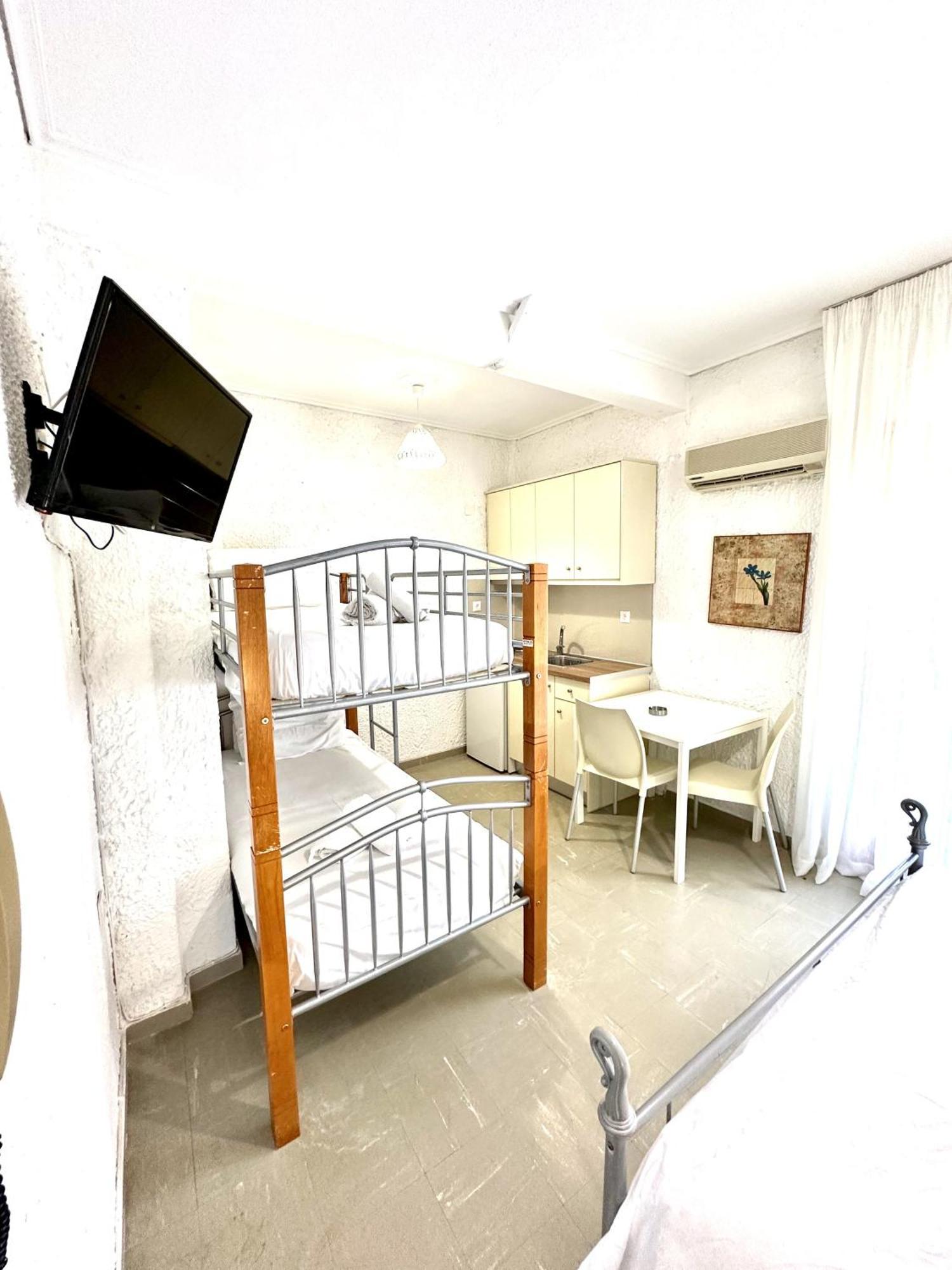 Katerina Apartments Néos Pírgos Szoba fotó