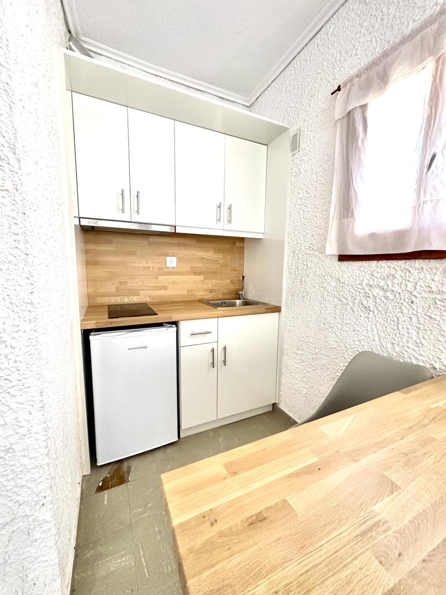 Katerina Apartments Néos Pírgos Szoba fotó