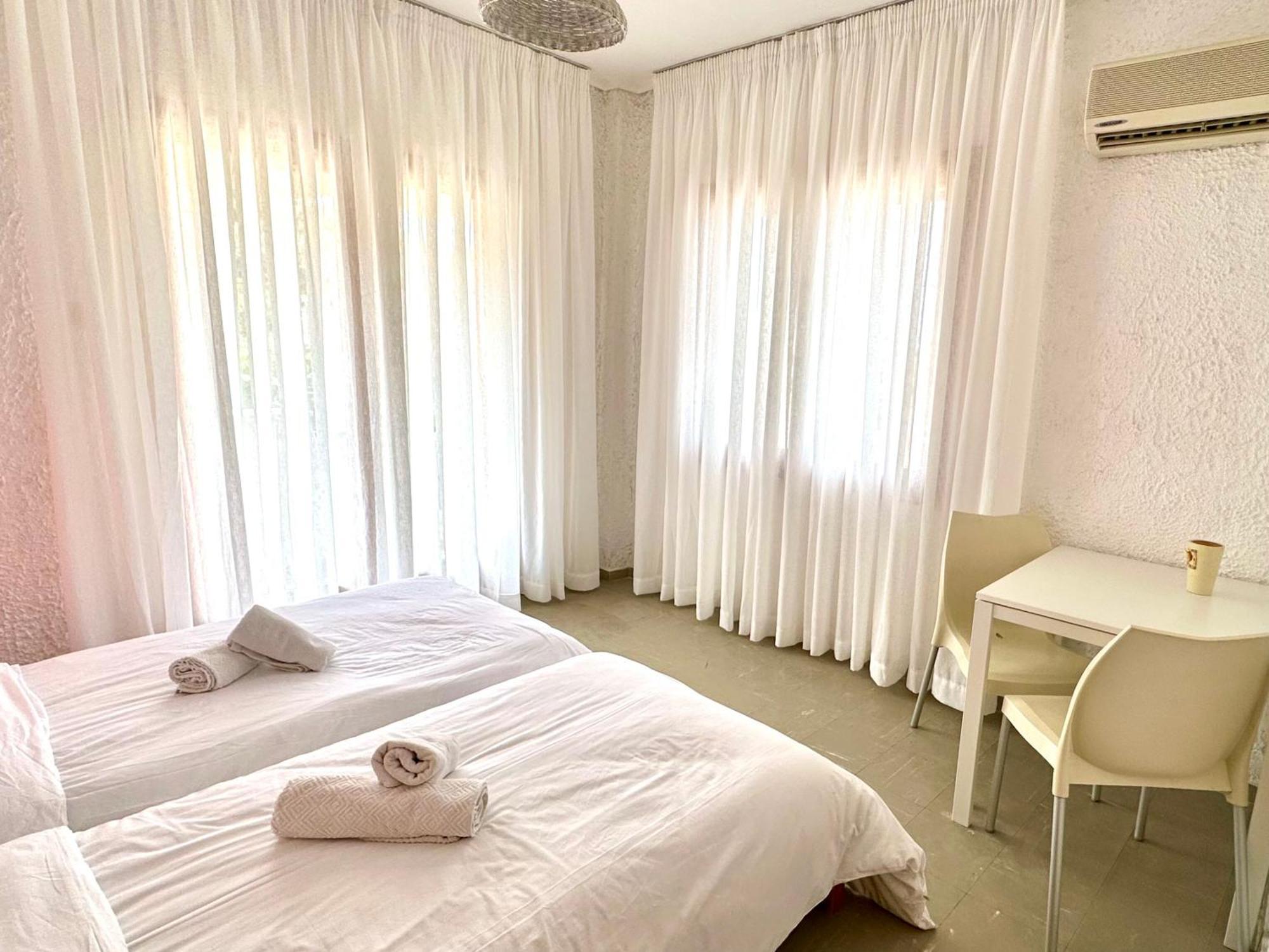 Katerina Apartments Néos Pírgos Szoba fotó