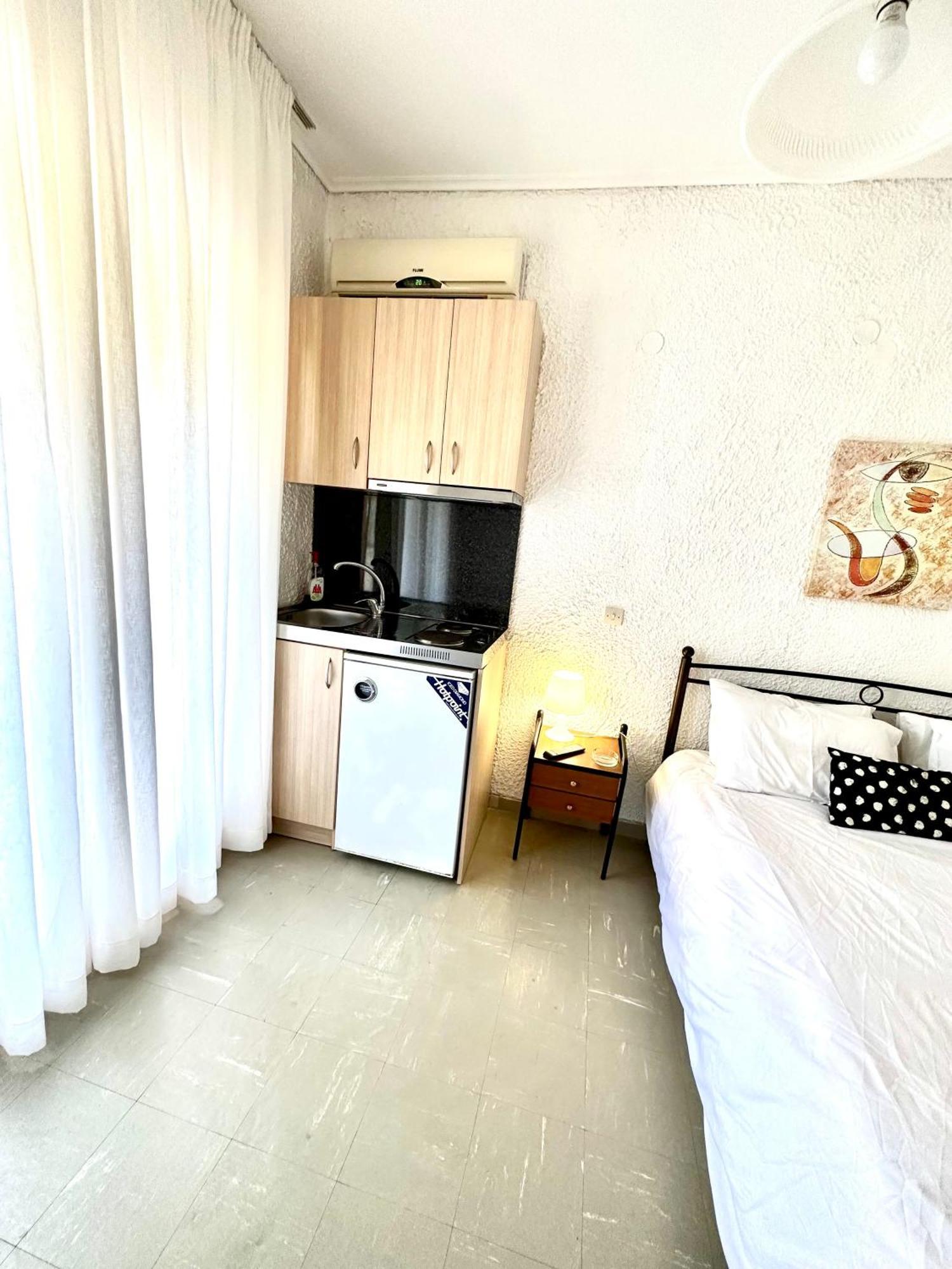 Katerina Apartments Néos Pírgos Szoba fotó