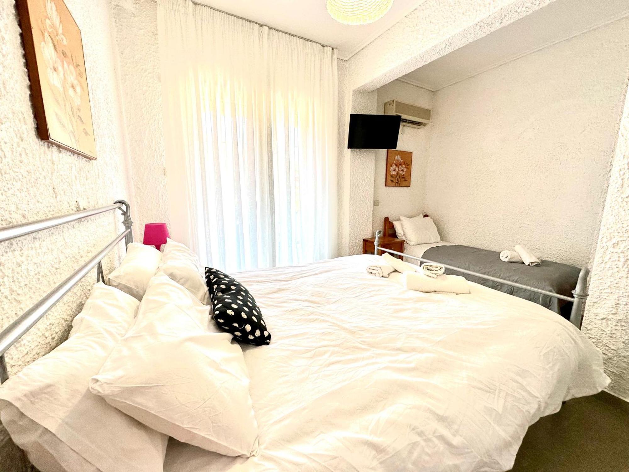 Katerina Apartments Néos Pírgos Szoba fotó