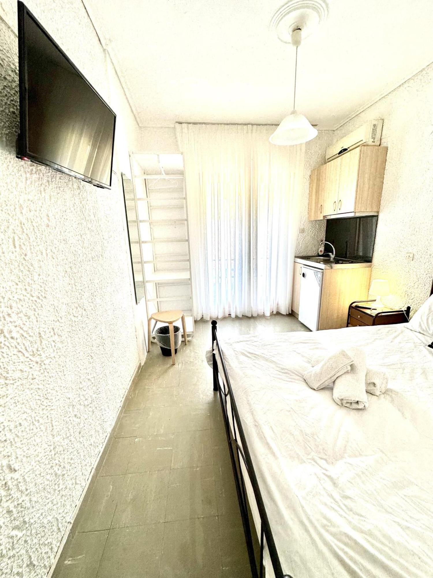 Katerina Apartments Néos Pírgos Szoba fotó