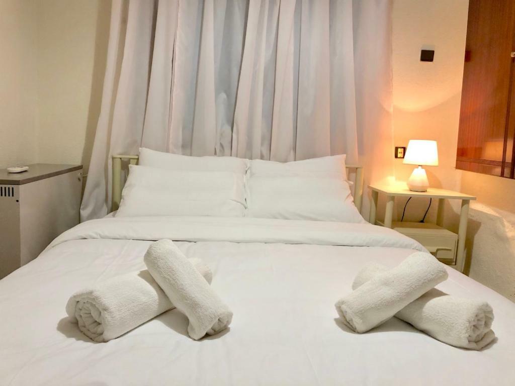 Katerina Apartments Néos Pírgos Szoba fotó