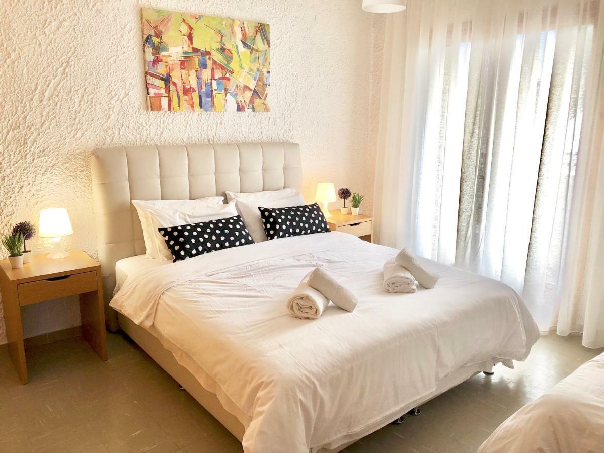 Katerina Apartments Néos Pírgos Szoba fotó